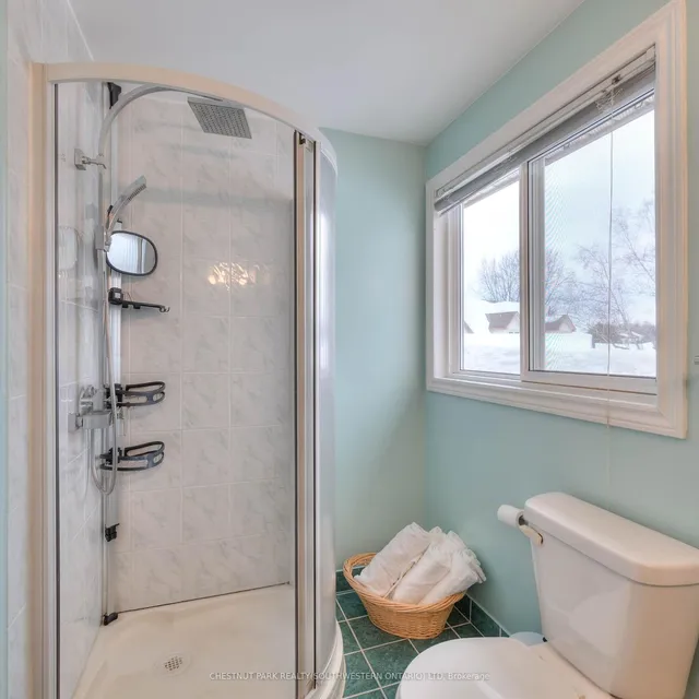 Additional image 30 of 105 Sabrina Cres
