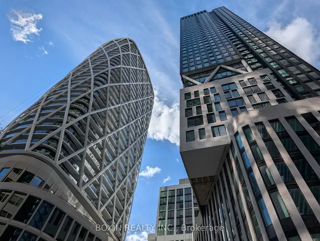 230 Simcoe St Unit 1819