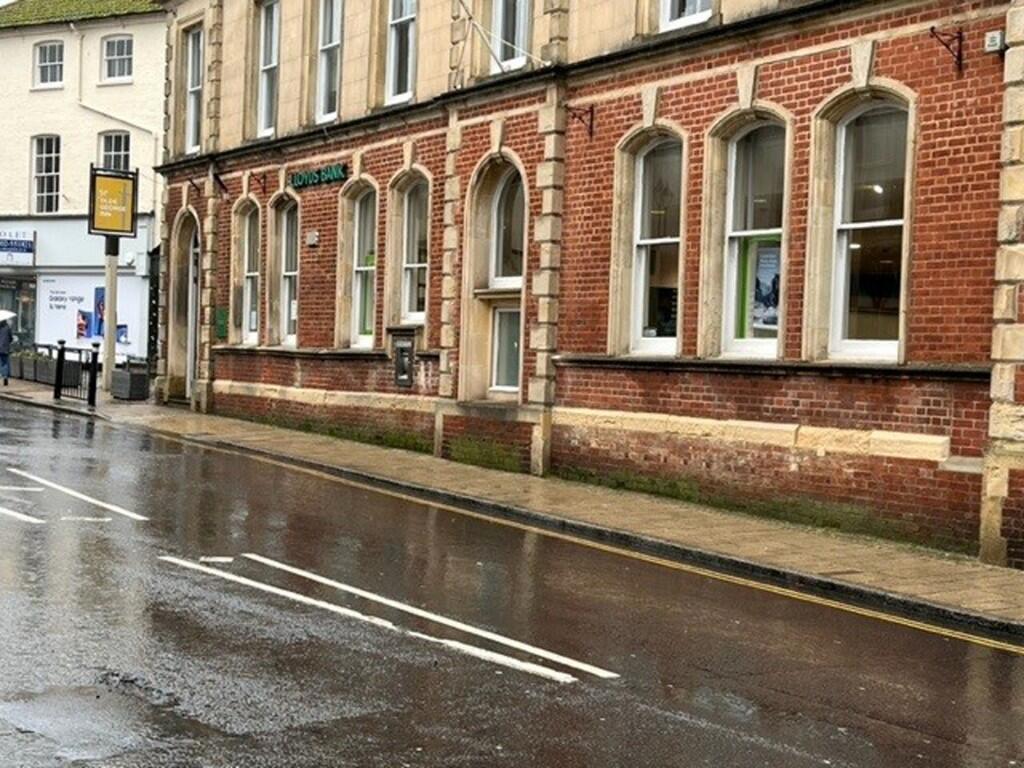 Additional image 2 of 6 Castle Street, Christchurch, Dorset, BH23