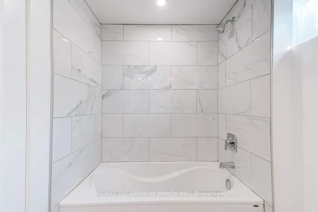 Additional image 29 of 5470 Randolph Cres