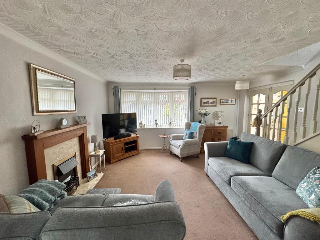 Additional image 8 of Burghley Drive, West Bromwich, B71 3LX