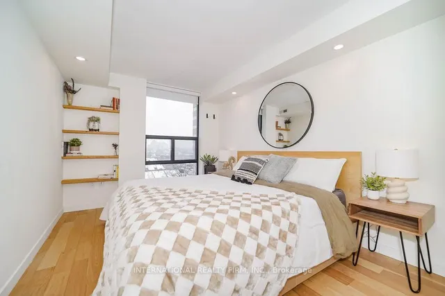 Additional image 31 of 725 King St Unit 811