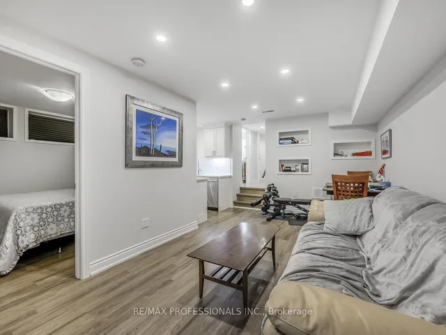 Additional image 26 of 35 Tenth St