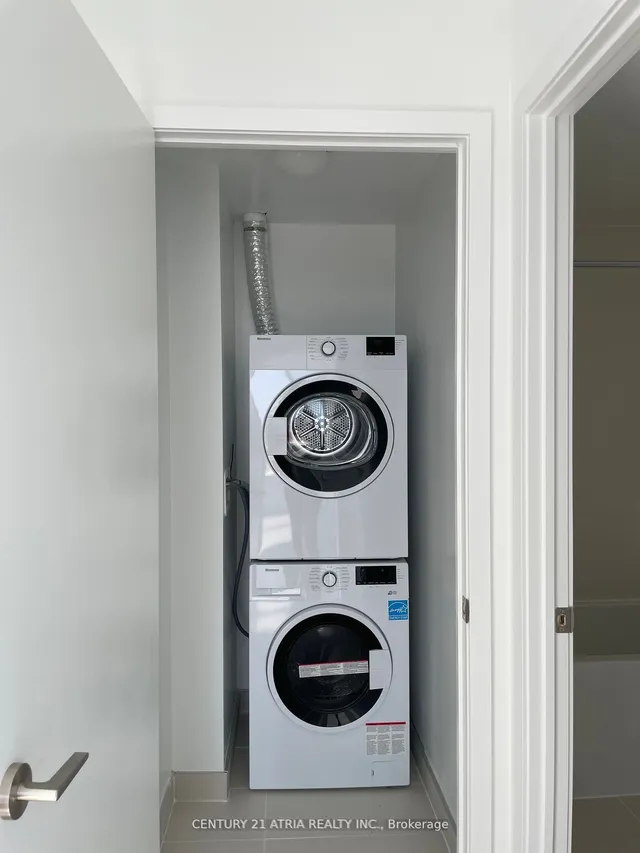 Additional image 10 of 1787 st clair Ave Unit 1012