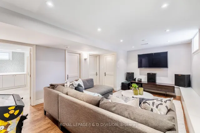 Additional image 39 of 118 Strathallan Blvd