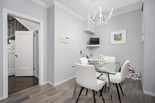 Additional image 20 of 17 Robinwood Ave