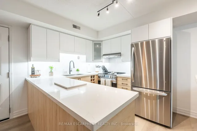 Additional image 8 of 2010 Cleaver Ave Unit 109