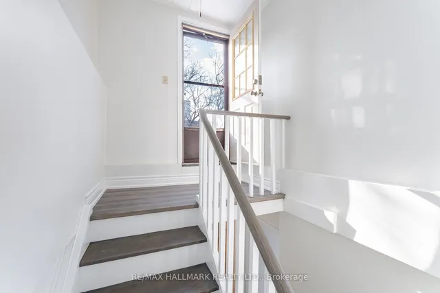 Additional image 36 of 31 Walmer Rd Unit 8