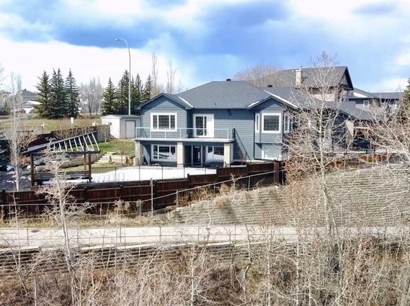 Additional image 2 of 24 R NE Royal Highland Ct NW, Calgary, AB T3G 4Y2