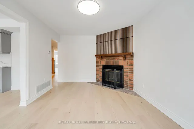 Additional image 27 of 3 Halfmoon Sq