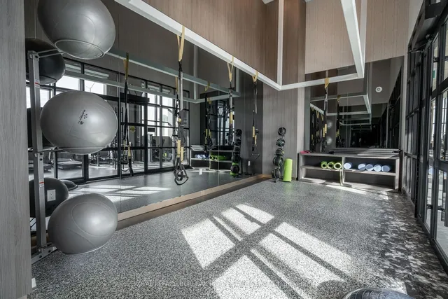 Additional image 10 of 395 Dundas St Unit 437