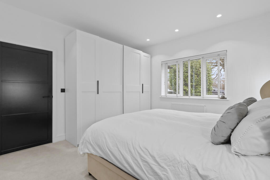 Additional image 16 of Swingate Cross, BN27