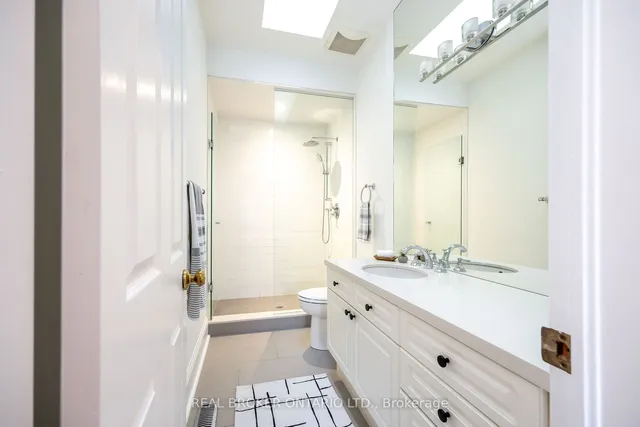 Additional image 24 of 258 Douglas Ave