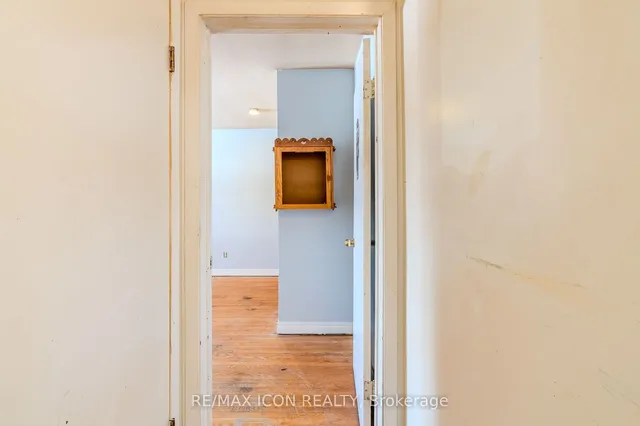 Additional image 5 of 263 Fergus Ave