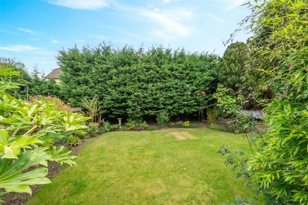 Additional image 18 of Daerwood Close, Bromley, Kent, BR2