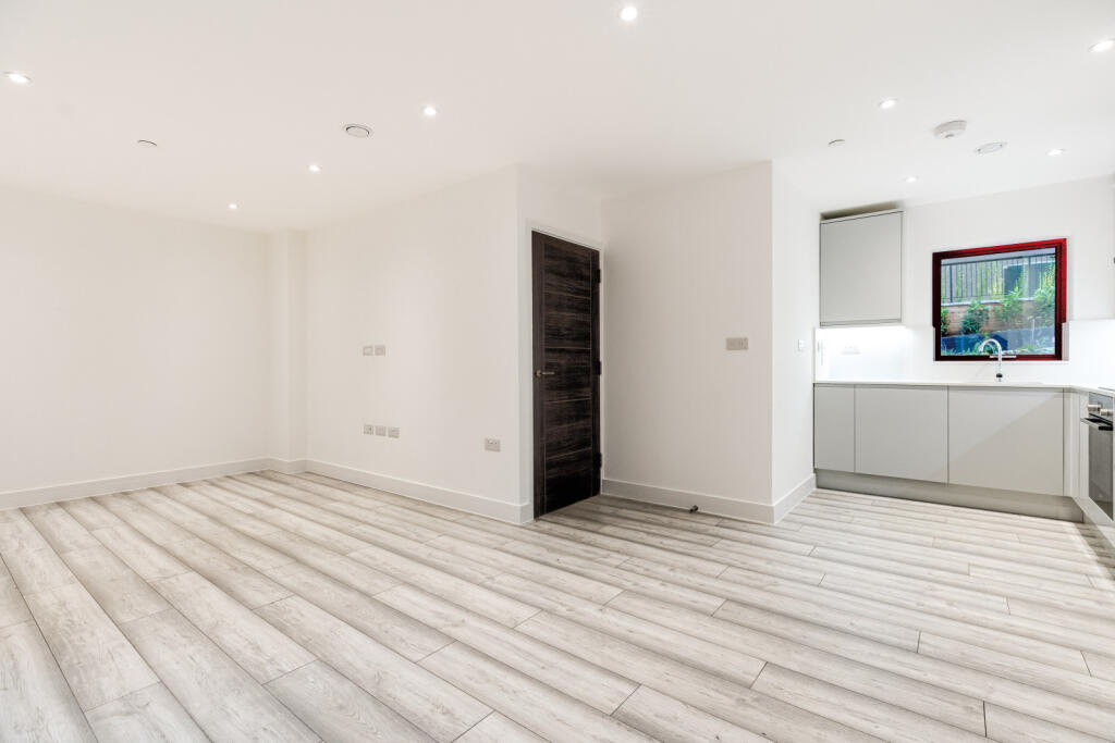 Additional image 6 of The Hill, Wheathampstead, St. Albans, Hertfordshire, AL4