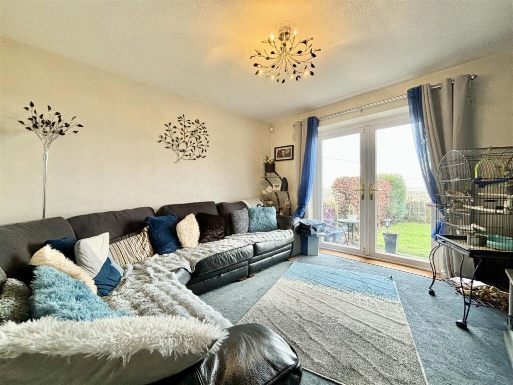 Additional image 5 of Highgate Grove, Clayton Heights, Bradford