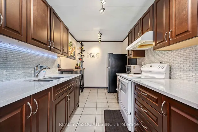 Additional image 13 of 2 Glamorgan Ave Unit 1014