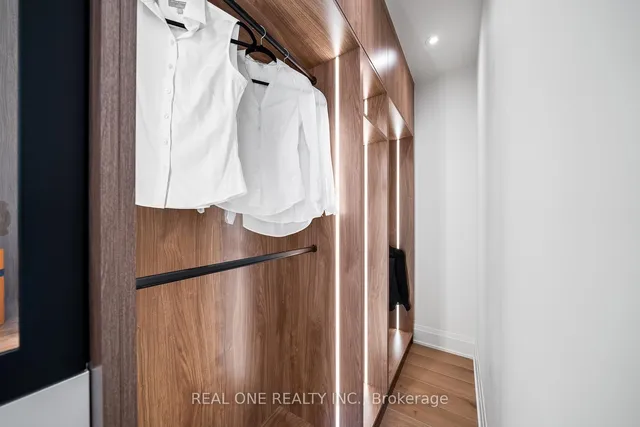 Additional image 35 of 509 Dundas St Unit 814