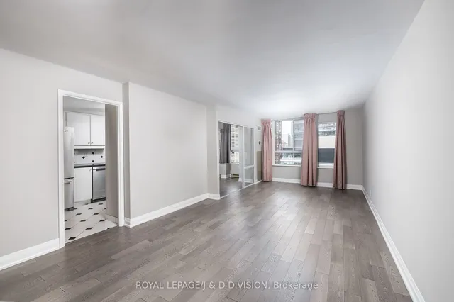 Additional image 5 of 717 Bay St Unit 1004