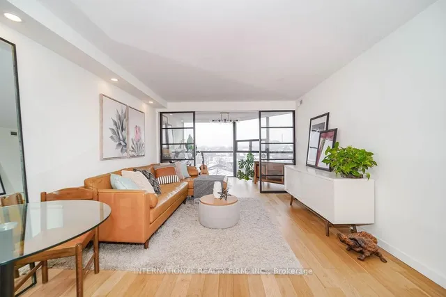 Additional image 14 of 725 King St Unit 811