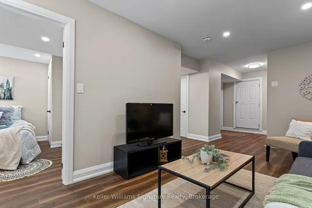 Additional image 16 of 1555 Newlands Cres