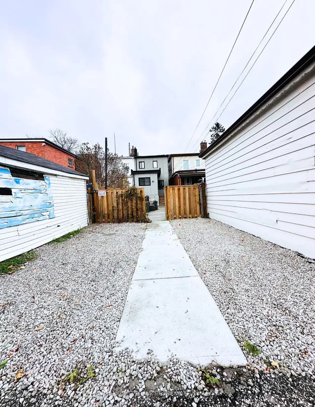 Additional image 22 of 70 Wiltshire Ave