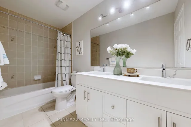 Additional image 37 of 1081 Holdsworth Cres