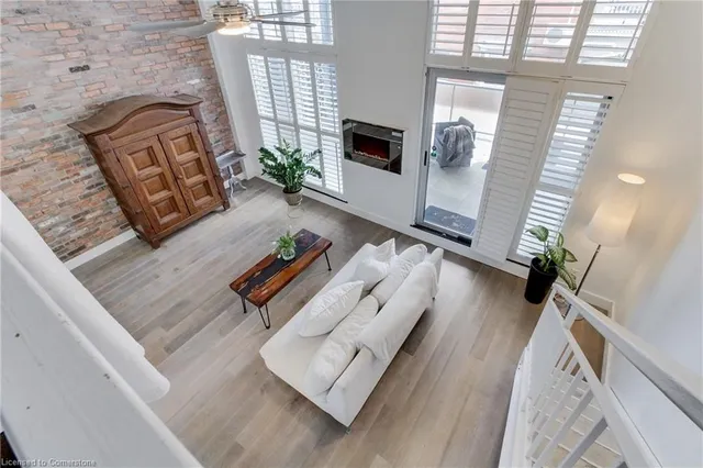 Additional image 23 of 1842 Queen St Unit 204