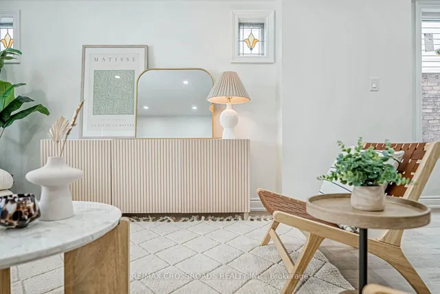 Additional image 37 of 548 Glebeholme Blvd