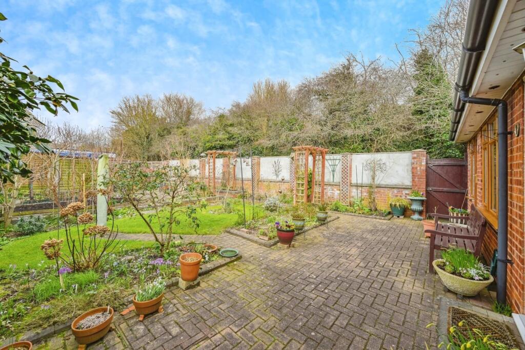 Additional image 18 of Swallowfield, Tamworth, Staffordshire