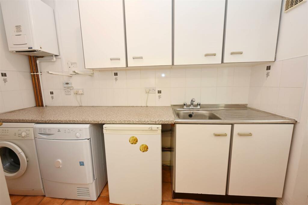 Additional image 9 of Silver Garth, Barton