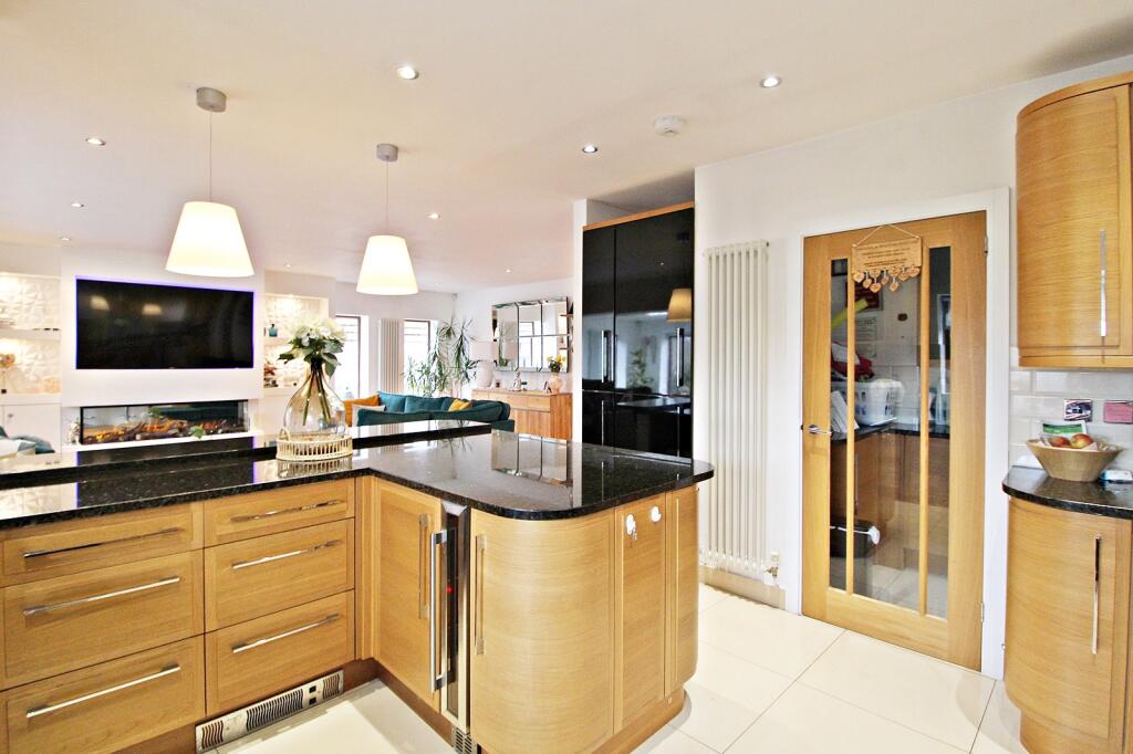 Additional image 19 of Manor Hill, Miskin, Pontyclun, Rhondda Cynon Taff. CF72 8JP