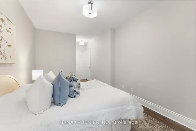 Additional image 18 of 5233 Dundas St Unit 129