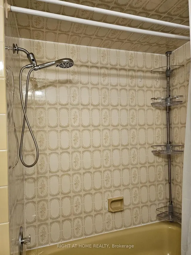 Additional image 13 of 391 Parkview Ave