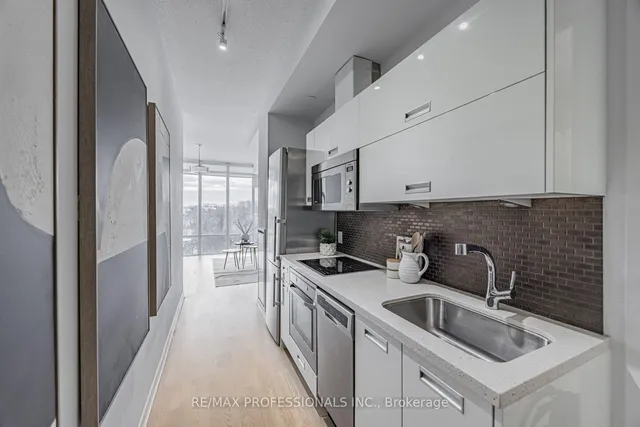 Additional image 12 of 88 Park Lawn Rd Unit 301