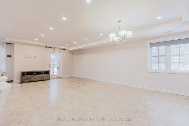 Additional image 9 of 255 Maitland St Unit 3D