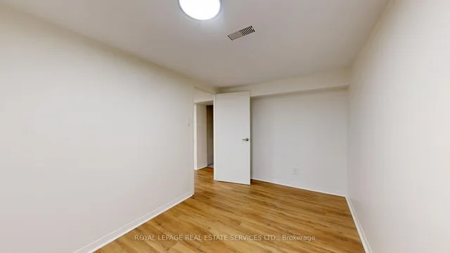 Additional image 33 of 26 Innisfree Crt