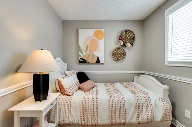 Additional image 30 of 2154 Salma Cres