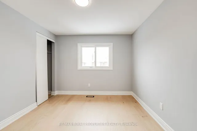 Additional image 33 of 3 Halfmoon Sq