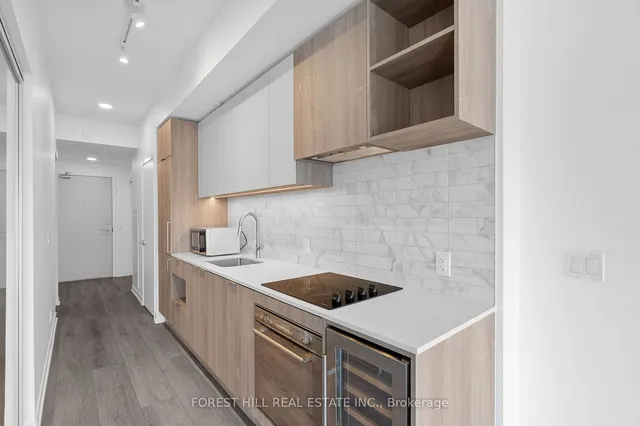 Additional image 7 of 2020 Bathurst St Unit 331