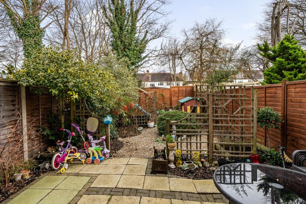 Additional image 13 of Vicarage Drive, Beckenham