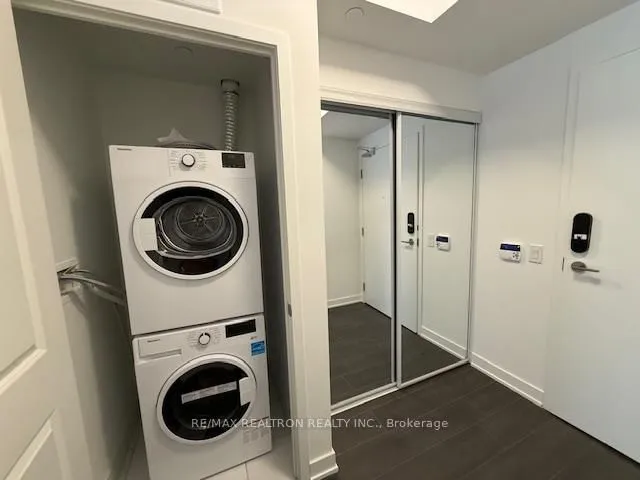 Additional image 10 of 543 Richmond St Unit 817