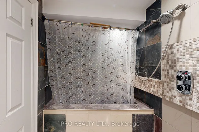 Additional image 35 of 238 Royal Salisbury Way