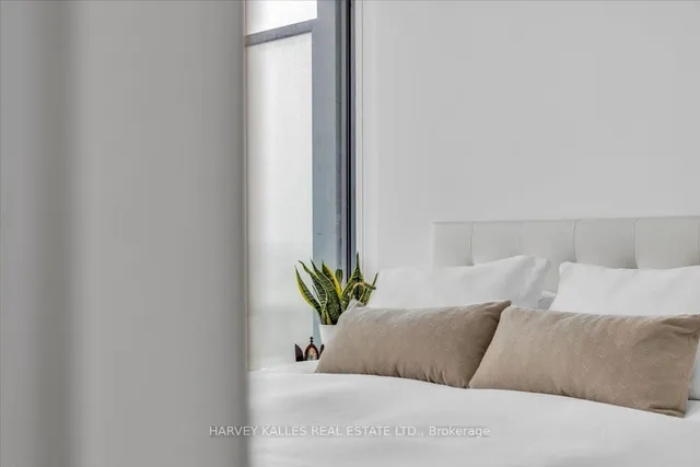 Additional image 23 of 161 Roehampton Ave Unit 3301