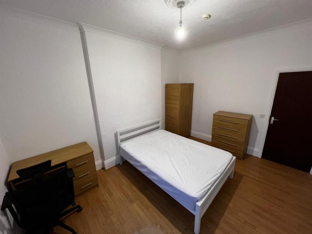 Additional image 4 of City Road, Cardiff