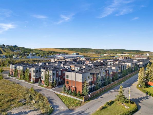 Additional image 3 of 616 N Greenbriar Cmn NW, Calgary, AB T3B 6J3