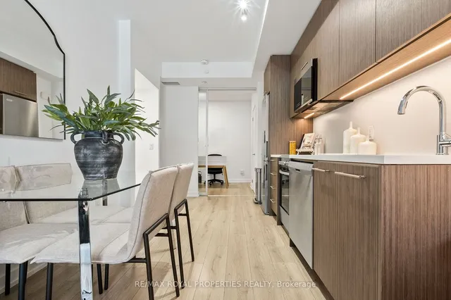 Additional image 10 of 264 Finch Ave Unit 11