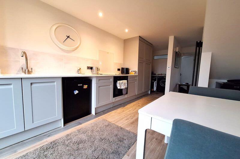 Additional image 8 of Locking Camp - NO CHAIN