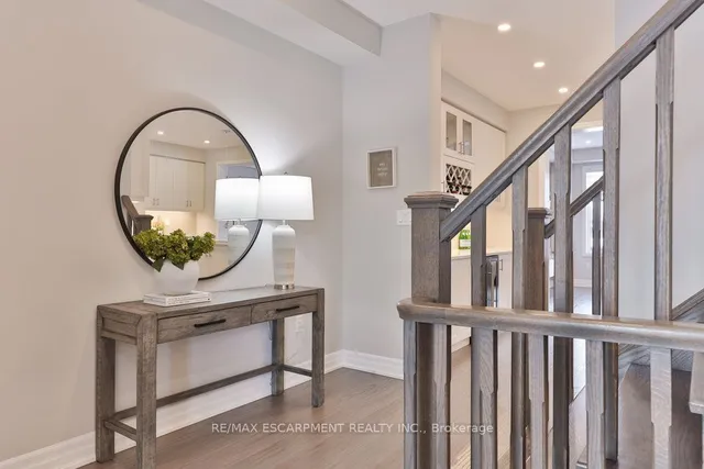 Additional image 9 of 2 Vaudeville Dr